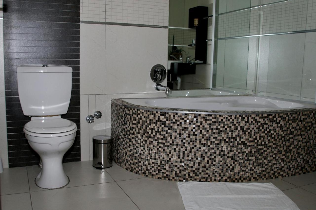 ואנדרביג'לפארק Aalwyns Guesthouse חדר תמונה
